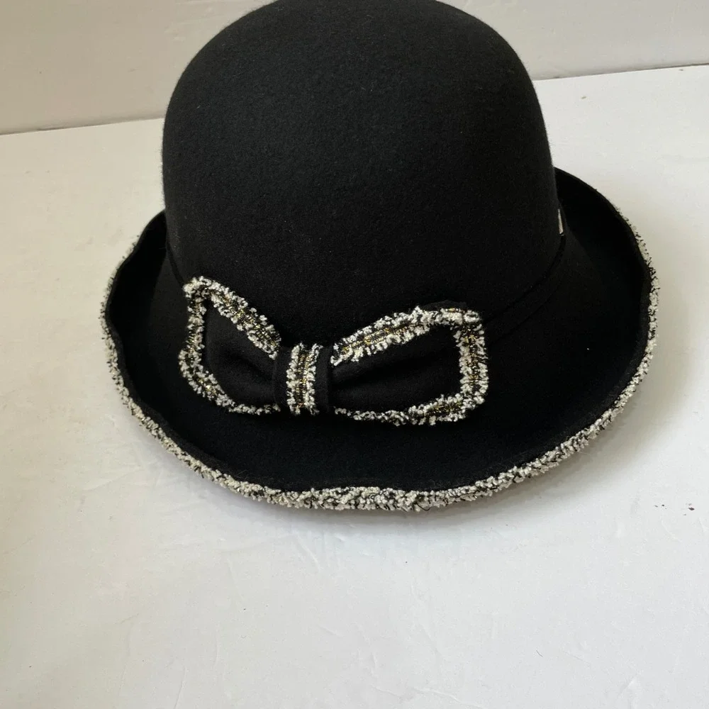 VINTAGE‎ ADORA 100% WOOL BLACK FEDORA WITH BOW ACCENT